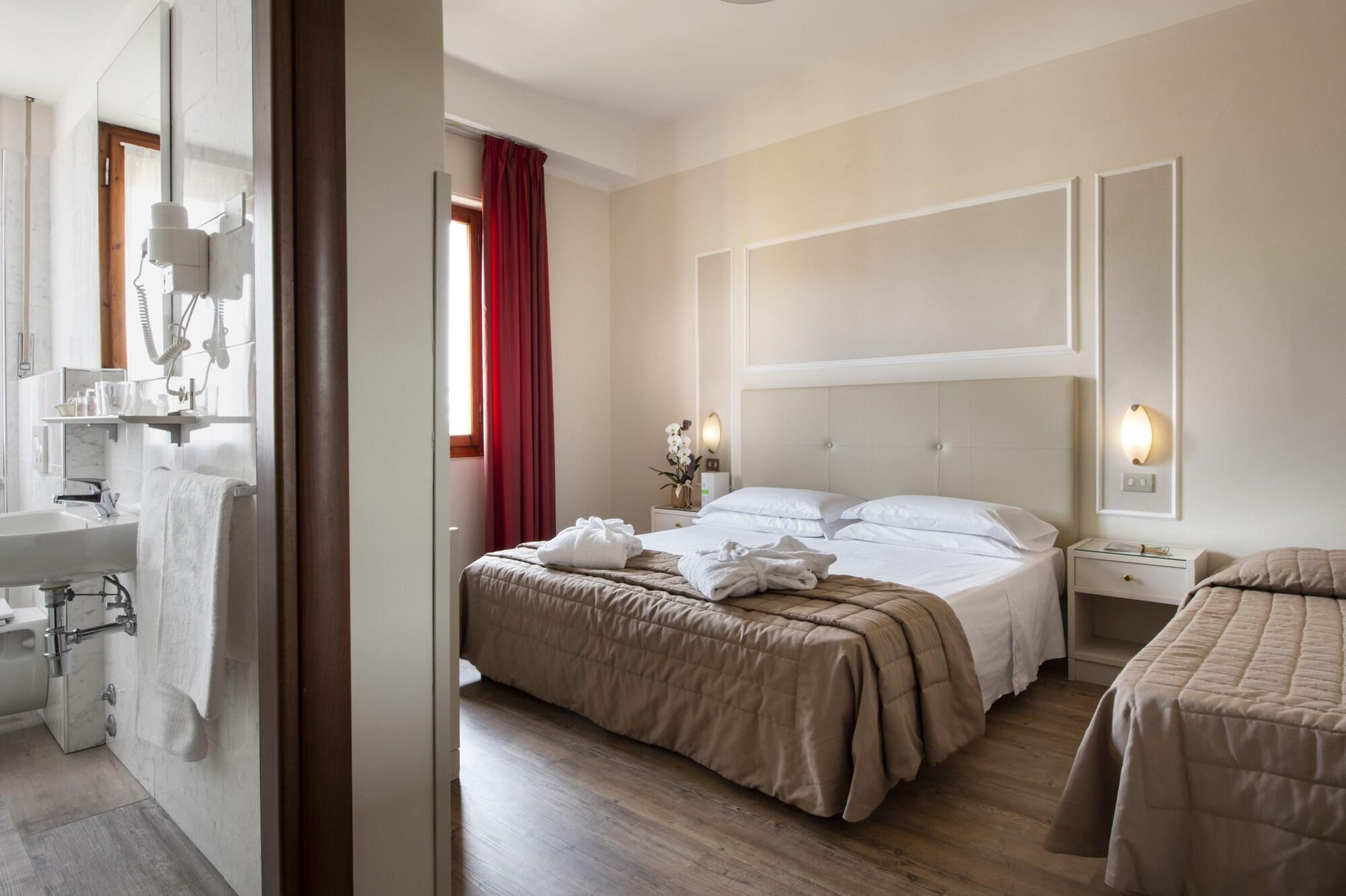 Ariston & Hotel 4*