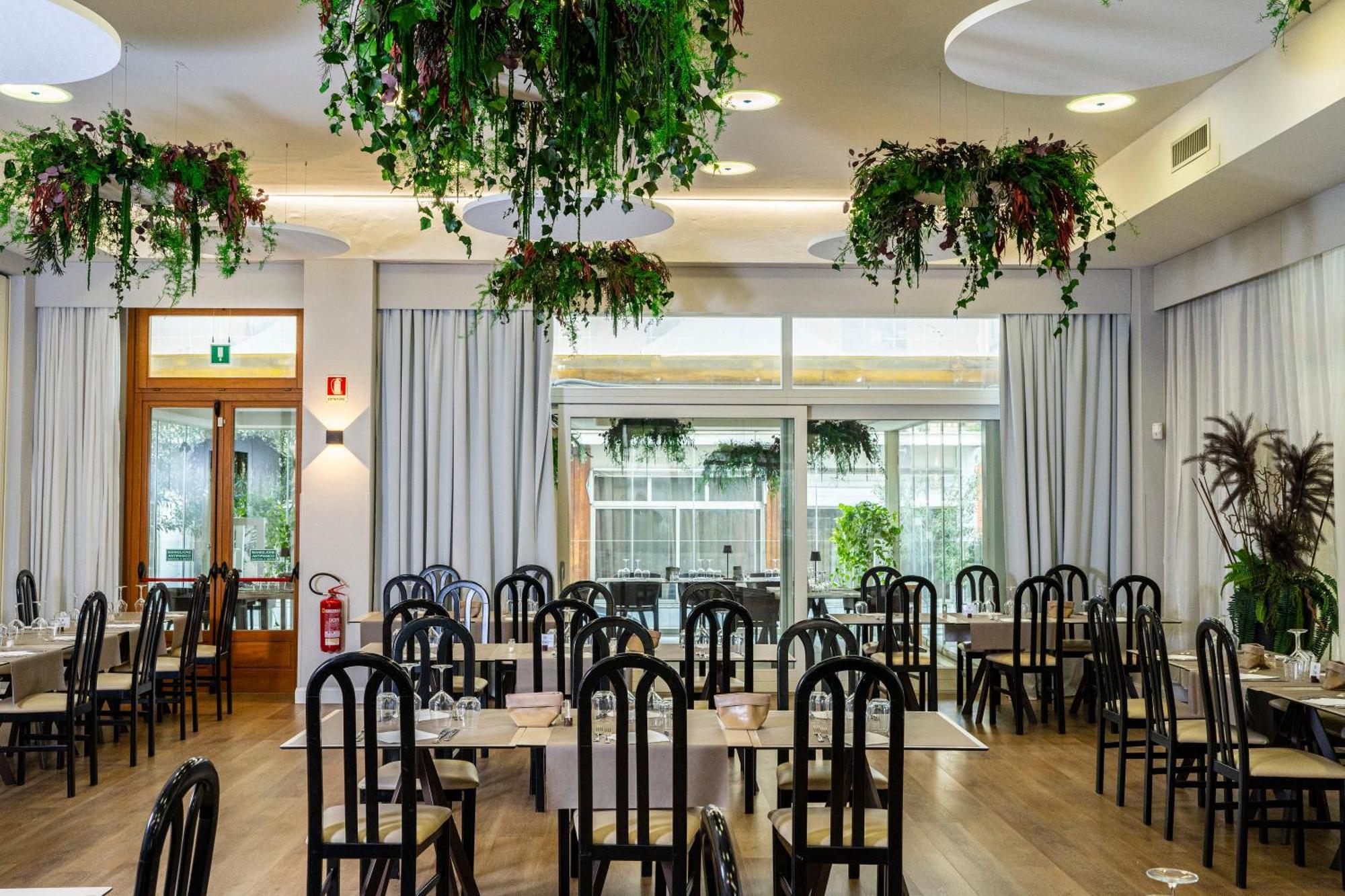 Ariston & Hotel 4*
