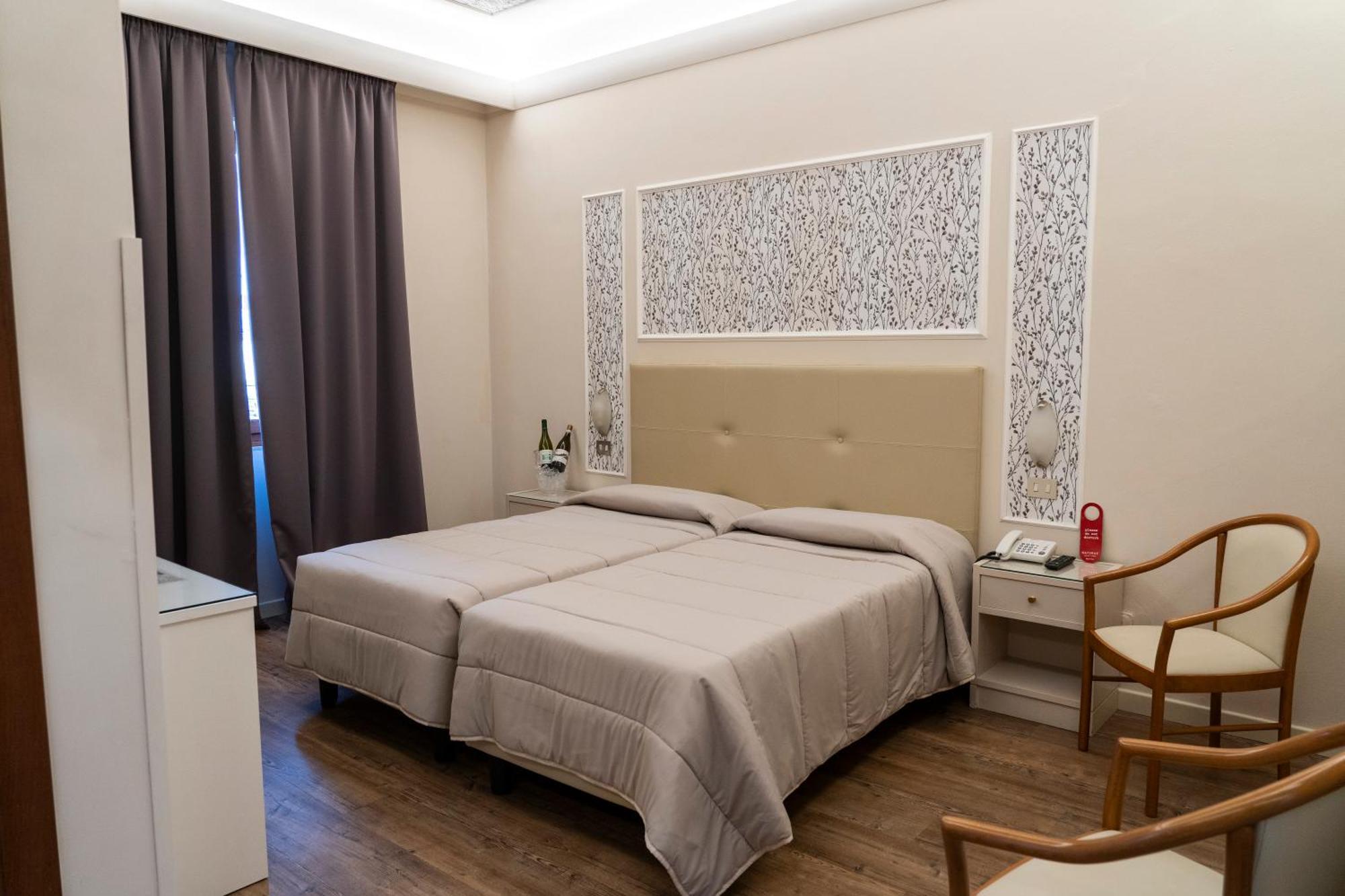 Hotel Ariston & 4*