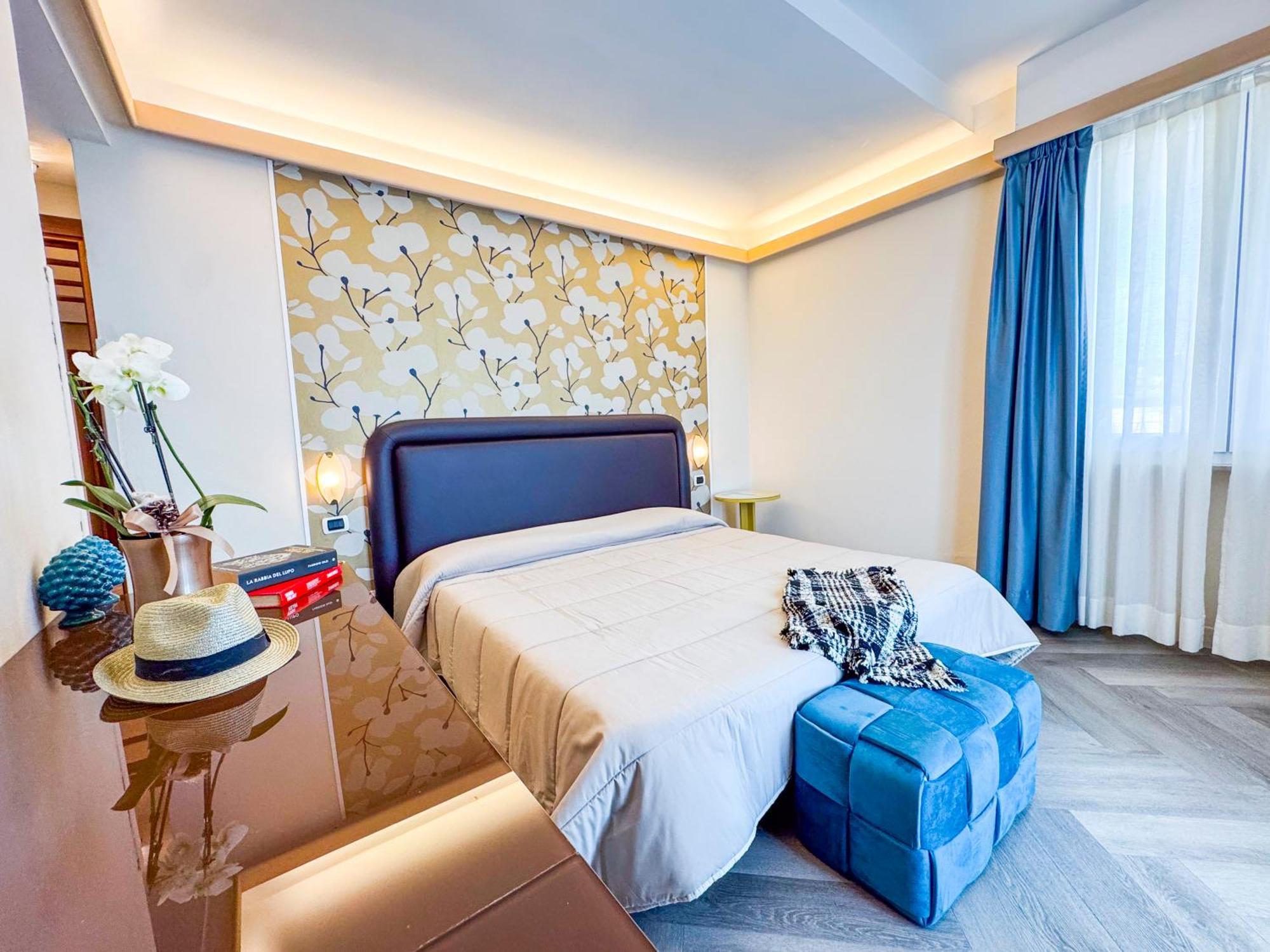Ariston & 4*