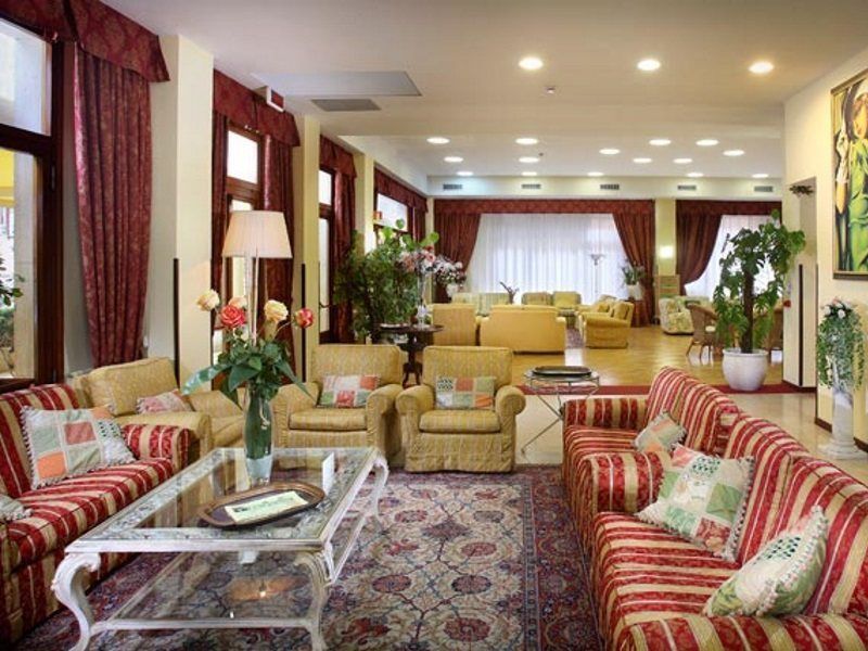 Ariston & Hotel