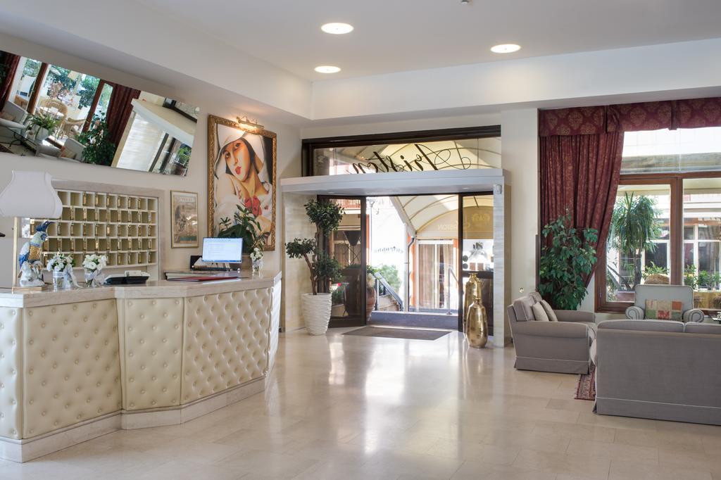 Ariston & Hotel 4*