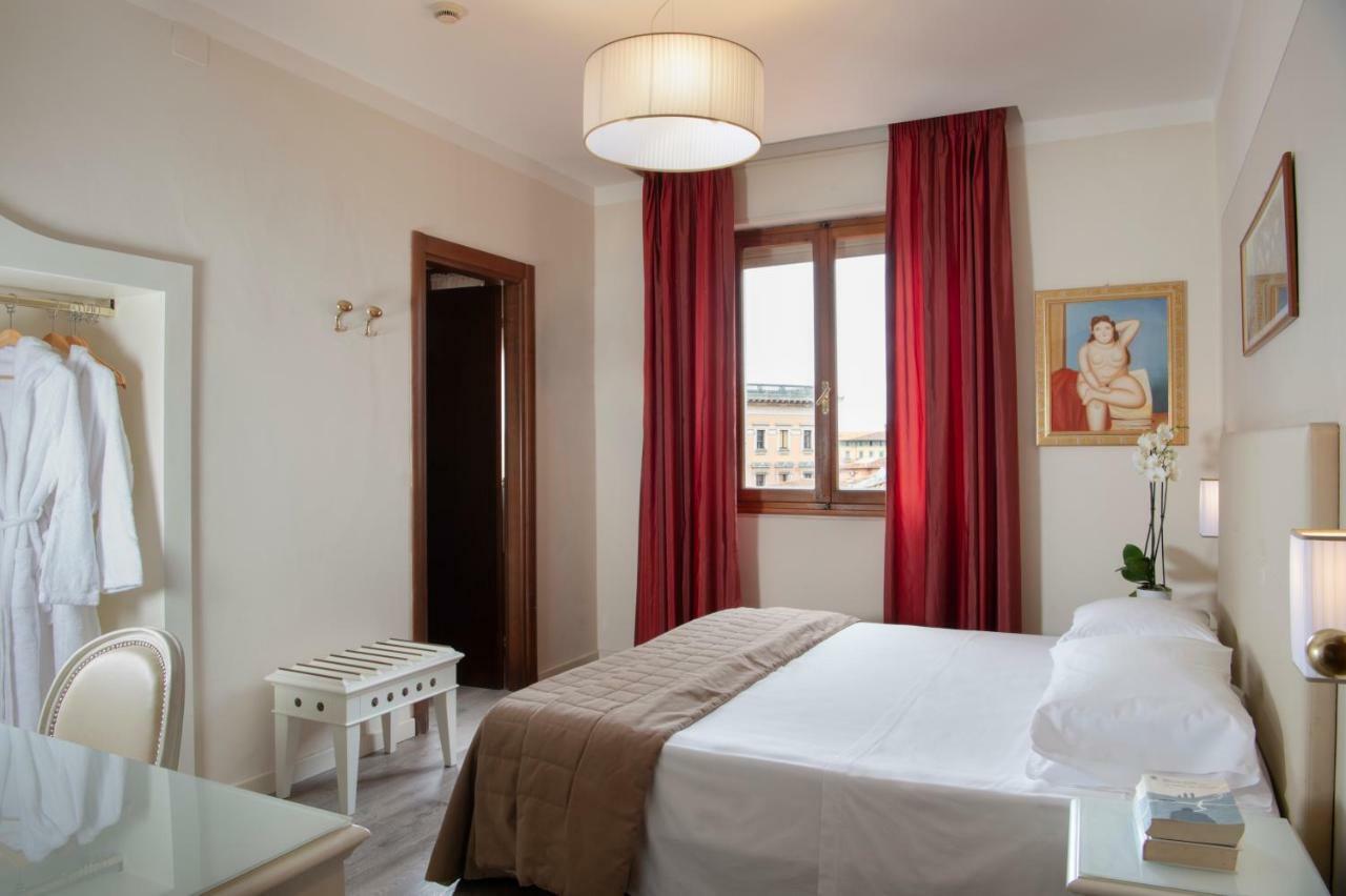 Ariston & Hotel