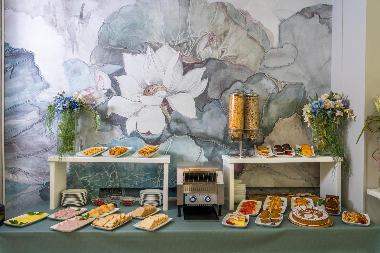 Ariston Hotel 4*